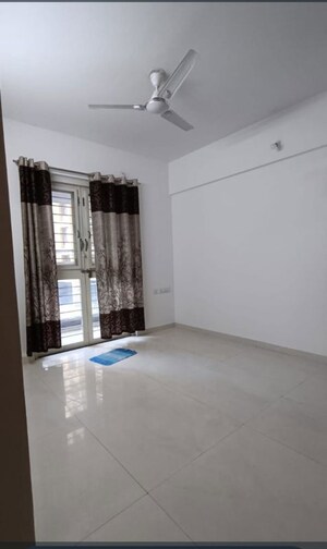 Room in 2 BHK Apartment at Kohinoor Zen Estate, Kharadi – for Rent