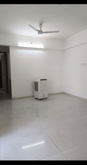 Room in 2 BHK Apartment at Kohinoor Zen Estate, Kharadi – for Rent
