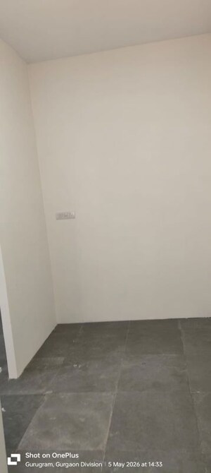 Room in  Office Space at Dundahera Industrial Complex, Udyog Vihar Phase 5 – for Rent
