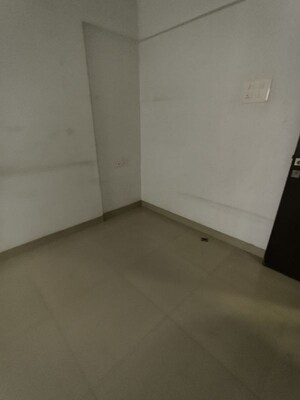 Room in 1 BHK Apartment at Abhishek Apartments Malad, Malad East – for Rent