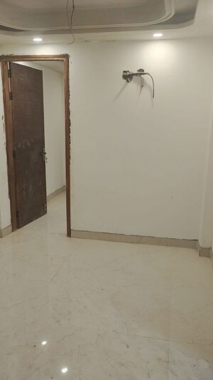 Room in 2 BHK Apartment at Kalkaji – for Sale