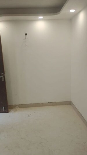Room in 2 BHK Apartment at Kalkaji – for Sale