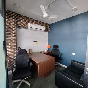  Office Space For Rent in Navrangpura