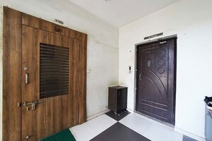 Room in 3 BHK Apartment at New Ranip – for Sale