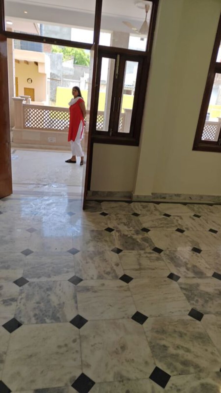 Room, rajpur 3 Bedroom 1100 Sq.Ft. Builder Floor In Rajpur Delhi 10481256