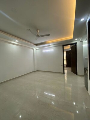 Room in 2 BHK Builder Floor at Saket – for Rent