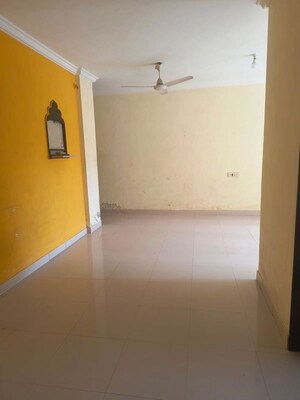 Room in 2 BHK Apartment at Serenity Complex, Andheri West – for Sale