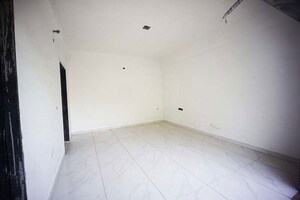 Room in 4 BHK Apartment at Vasna – for Sale