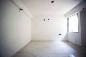 Room in 4 BHK Apartment at Vasna – for Sale