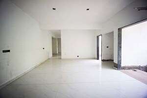 Room in 4 BHK Apartment at Vasna – for Sale