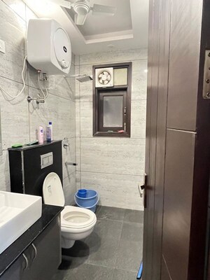 Bathroom in 1 BHK Builder Floor at Safdarjung Development Area – for Rent