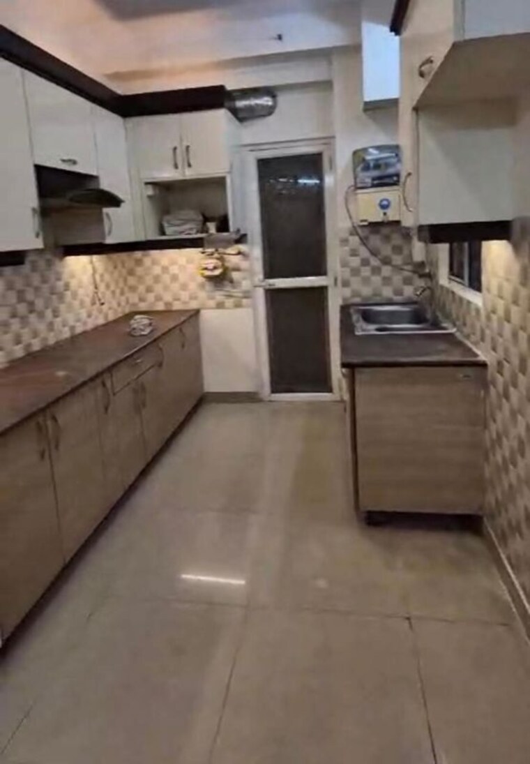 Kitchen, gaur-city-1st-avenue 3 Bedroom 1560 Sq.Ft. Apartment In Sector 4 Greater Noida Greater Noida 9902612