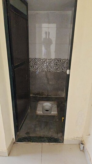 Bathroom in 1 BHK Apartment at Dombivli East – for Rent