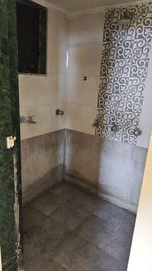 Bathroom in 1 BHK Apartment at Dombivli East – for Rent