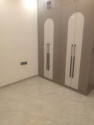 Room in 3 BHK Builder Floor at Puri Kohinoor, Sector 89 – for Rent