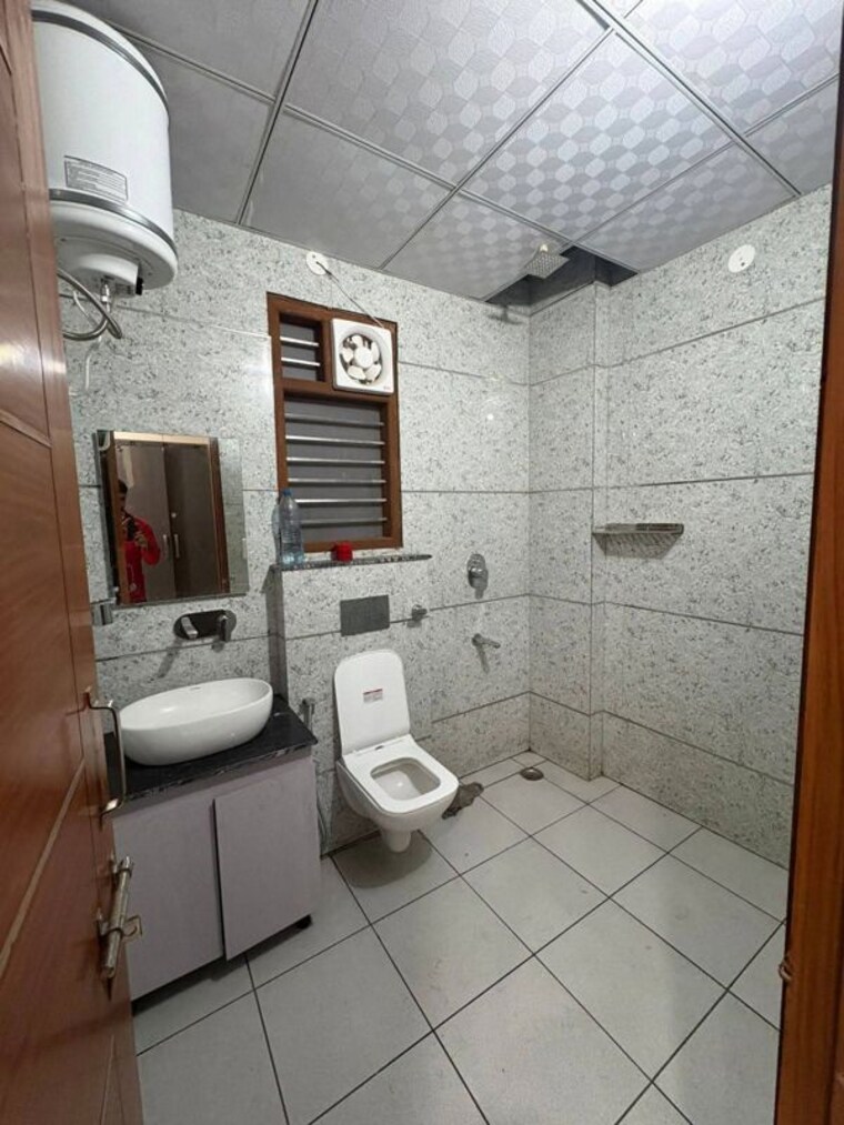 Bathroom, saket 2 Bedroom 950 Sq.Ft. Apartment In Saket Delhi 10481337