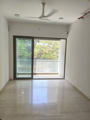 Room in 3.5 BHK Apartment at Marathon Monte South, Byculla West – for Rent
