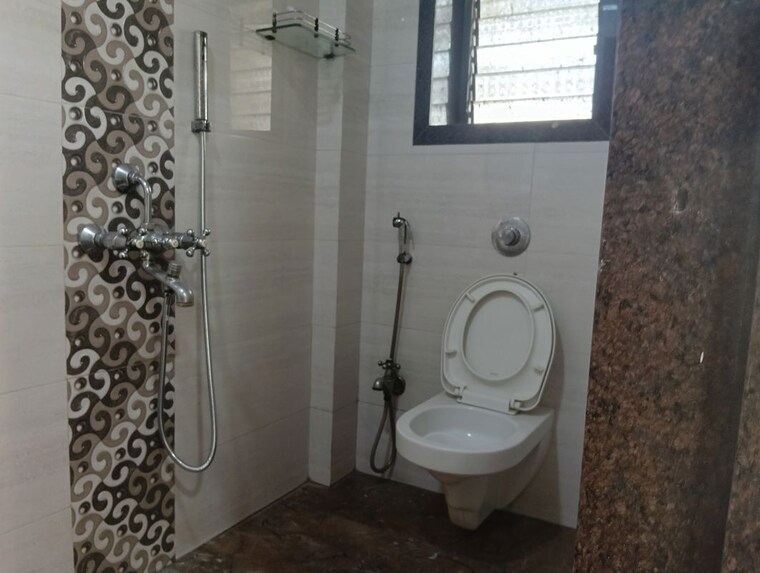 Bathroom, accord-chs-andheri-west 2 Bedroom 700 Sq.Ft. Apartment In Andheri West Mumbai 10481405