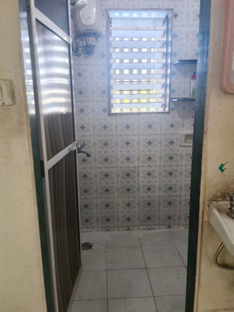 Bathroom, roy-mansion 1 Bedroom 350 Sq.Ft. Apartment In Santacruz East Mumbai 10481444