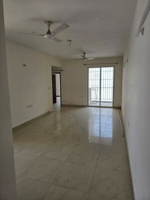 Room in 2 BHK Apartment at BBD Green City Sun Breeze Apartments, Gomti Nagar – for Rent