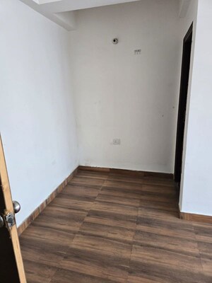 Room in 2 BHK Apartment at BBD Green City Sun Breeze Apartments, Gomti Nagar – for Rent