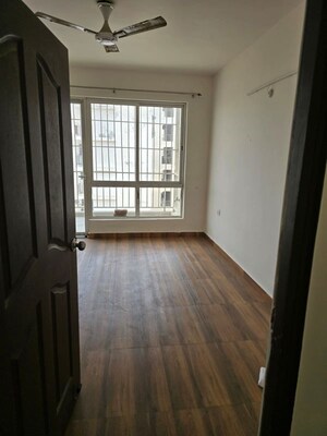 Room in 2 BHK Apartment at BBD Green City Sun Breeze Apartments, Gomti Nagar – for Rent