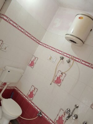 4 BHK Builder Floor – Map Location View at Krishna Nagar - for Rent