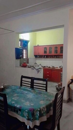 Team Area in 4 BHK Builder Floor at Krishna Nagar – for Rent