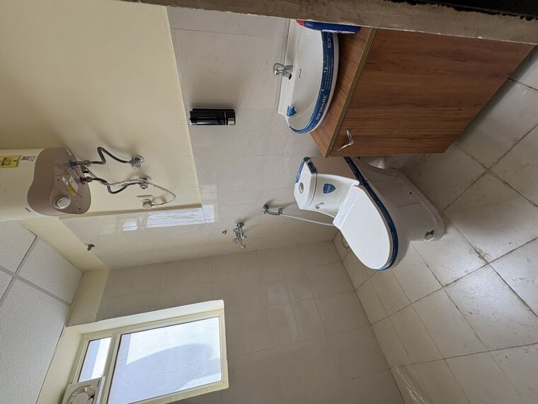 Bathroom, pyramid-altia 3 Bedroom 800 Sq.Ft. Apartment In Sector 70 Gurgaon 10481476