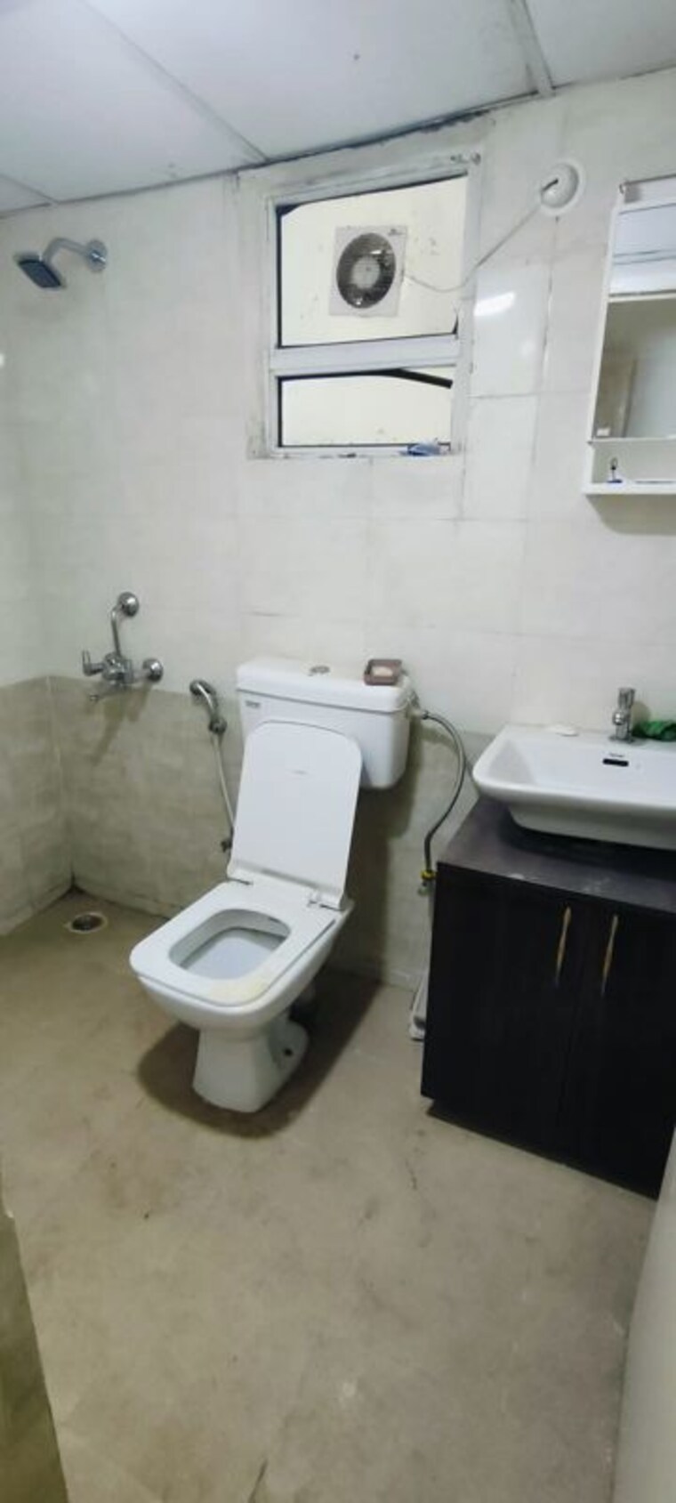 Bathroom, rof-aalayas-phase-2 3 Bedroom 750 Sq.Ft. Apartment In Sector 102 Gurgaon 10481471