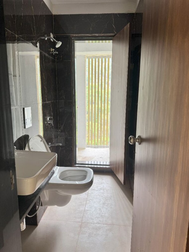 Attached Bathroom, mahavir-square 3 Bedroom 1027 Sq.Ft. Apartment In Manpada Thane 10481501