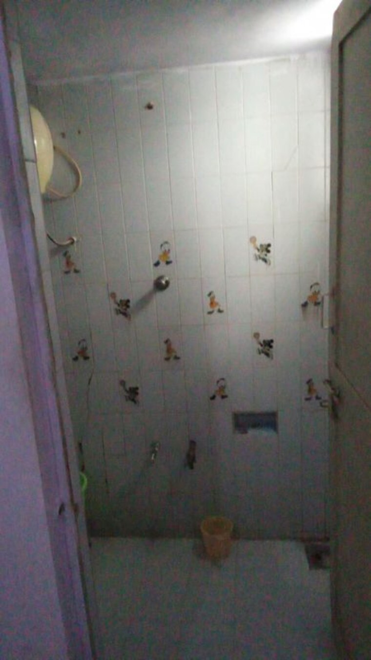 Bathroom, vasna 2 Bedroom 950 Sq.Ft. Apartment In Vasna Ahmedabad 10481523