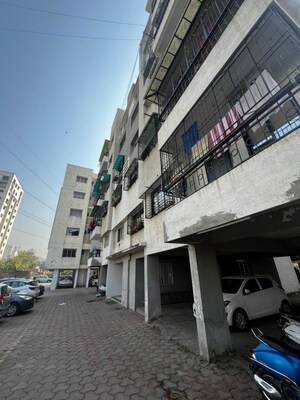 Apartment For Sale in Vesu