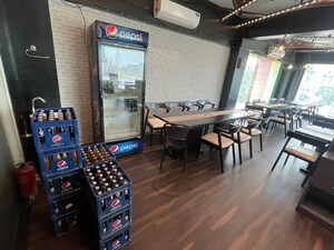  Showroom For Rent in Vesu