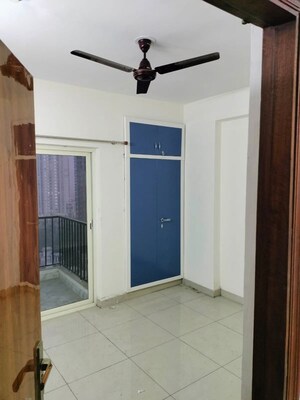 2 BHK Apartment For Rent in Panchsheel Greens II, Sector 16 Greater Noida