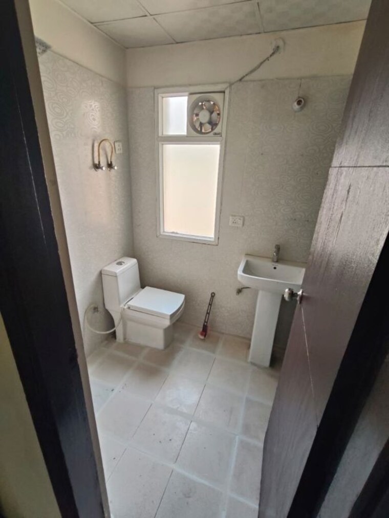 Bathroom, ace-platinum 4 Bedroom 1950 Sq.Ft. Apartment In Zeta I Greater Noida Greater Noida 10481692