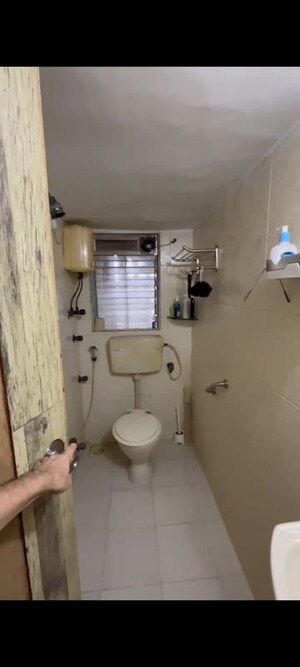 Bathroom in 1.5 BHK Apartment at Amarnath Towers, Andheri West – for Rent