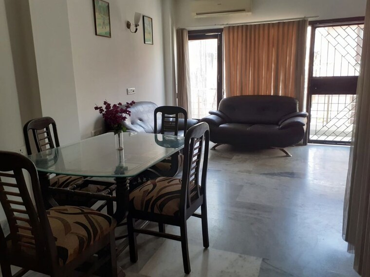 Gym, new friends colony 2 Bedroom 500 Sq.Yd. Builder Floor In New Friends Colony Delhi 10481716