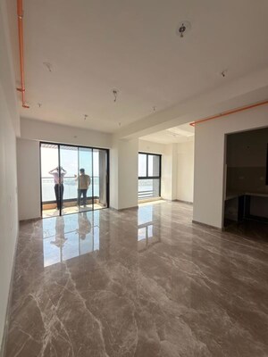 Room in 3 BHK Apartment at Dn Nagar – for Sale