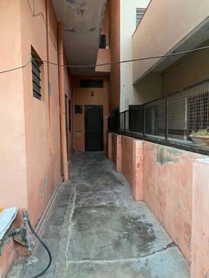  6+ BHK Independent House at Kala Kuan – for Sale