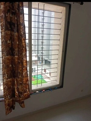 Room in 2 BHK Apartment at Shree Nidhi Phase 2 A Wing, Lohgaon – for Rent