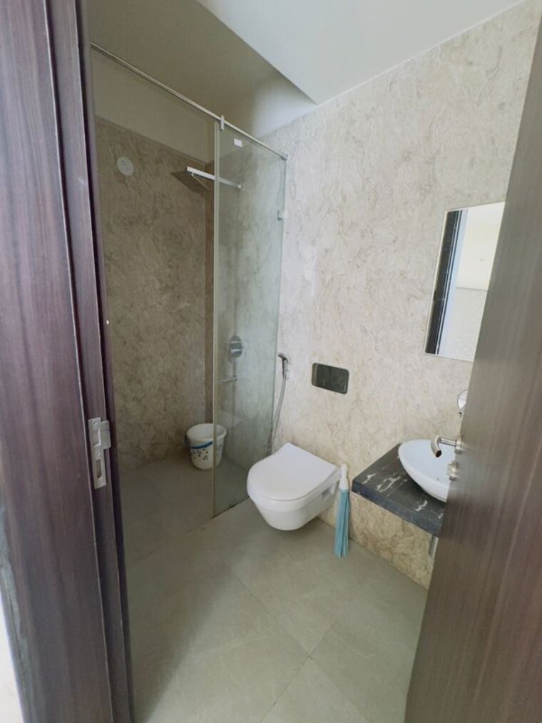 Bathroom, darode-jog-blossom-bouleward 3 Bedroom 1450 Sq.Ft. Apartment In Koregaon Park Pune 10481738