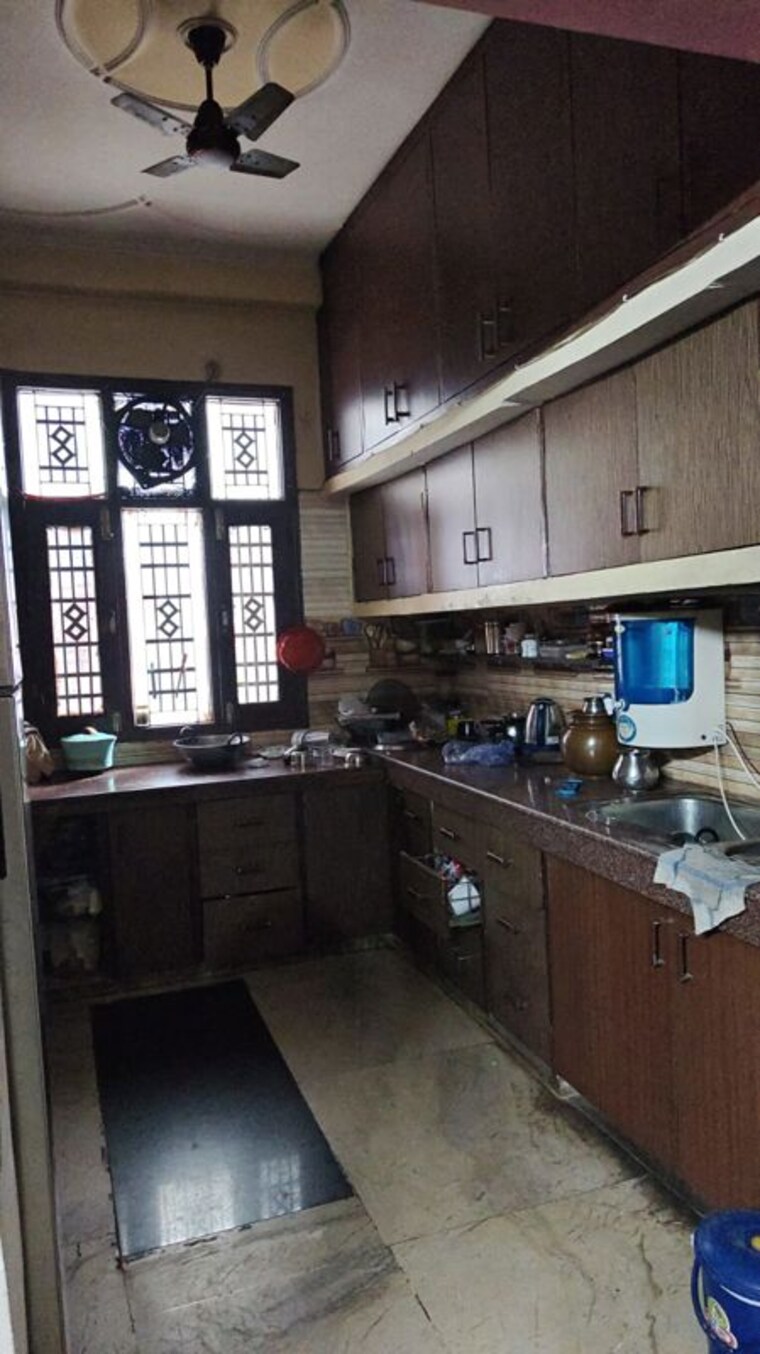 Kitchen, c block lohia nagar 3 Bedroom 220 Sq.Yd. Independent House In C Block Lohia Nagar Ghaziabad 10481742