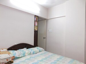Bedroom in 2 BHK Apartment at Sion – for Rent
