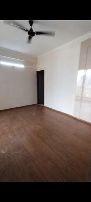 Room in 3 BHK Apartment at Jaypee Green Kosmos Phase II, Sector 134 – for Rent