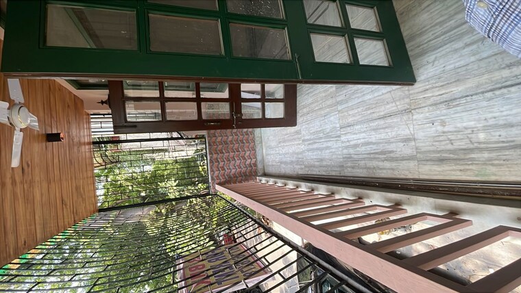Balcony, chittaranjan park 3 Bedroom 160 Sq.Yd. Builder Floor In Chittaranjan Park Delhi 10481824