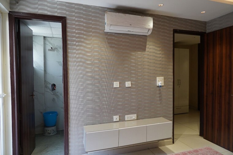 Bathroom, ghb-splande 3 Bedroom 219 Sq.Yd. Apartment In Patiala Road Zirakpur 10481822