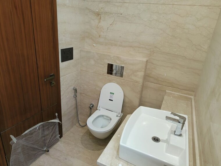 Bathroom, greater kailash i 3 Bedroom 1872 Sq.Ft. Builder Floor In Greater Kailash I Delhi 10481840