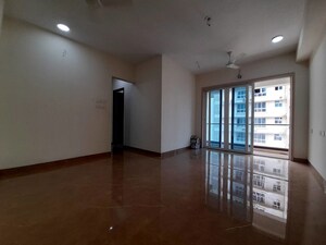Room in 3 BHK Apartment at Upper East 97, Malad East – for Rent