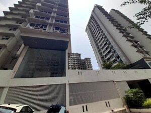 Team Area in 3 BHK Apartment at Upper East 97, Malad East – for Rent